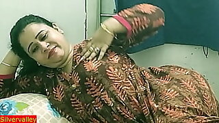 Desi horny aunty having sexual intercourse nigh callers !!! Indian undiluted dewy sexual intercourse